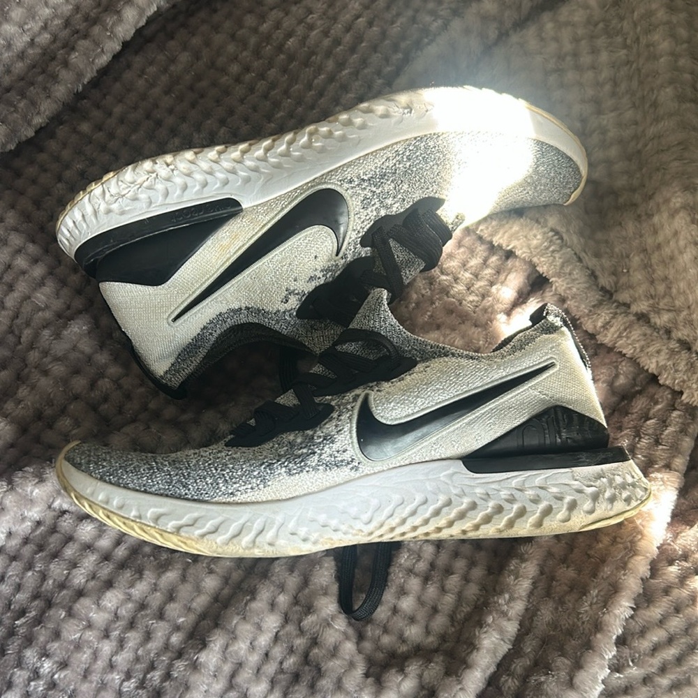 Nike react 8.5 running shoes